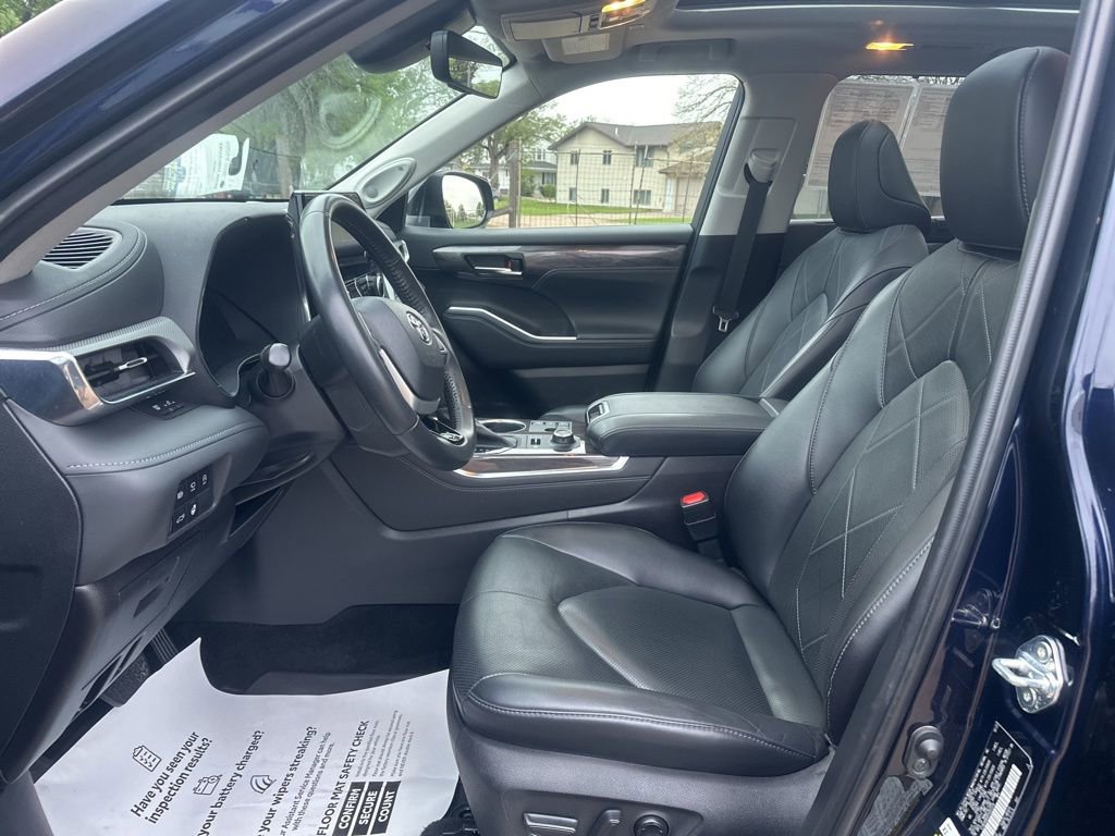 Used 2023 Toyota Highlander Platinum AWD/4WD image 15