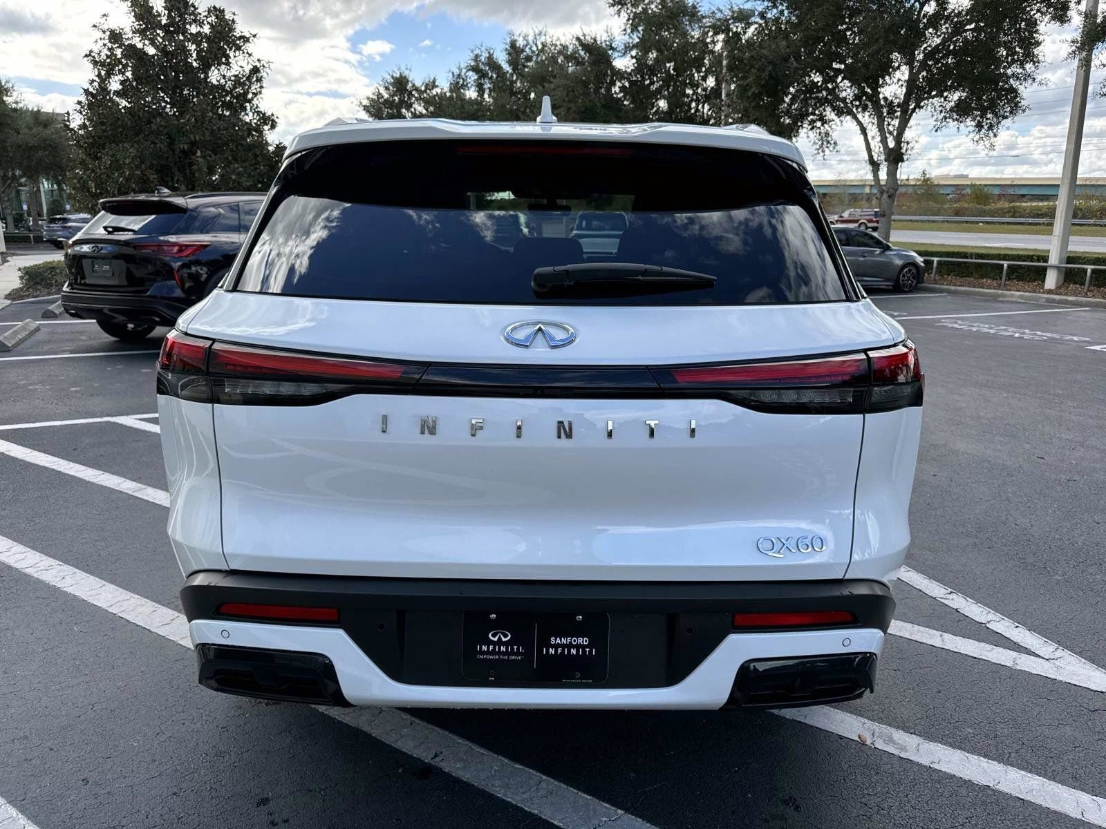 Used 2025 INFINITI QX60 Luxe image 3