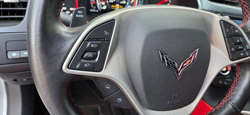 Used 2015 Chevrolet Corvette Z06 w/ 3LZ Preferred Equipment Group image 23