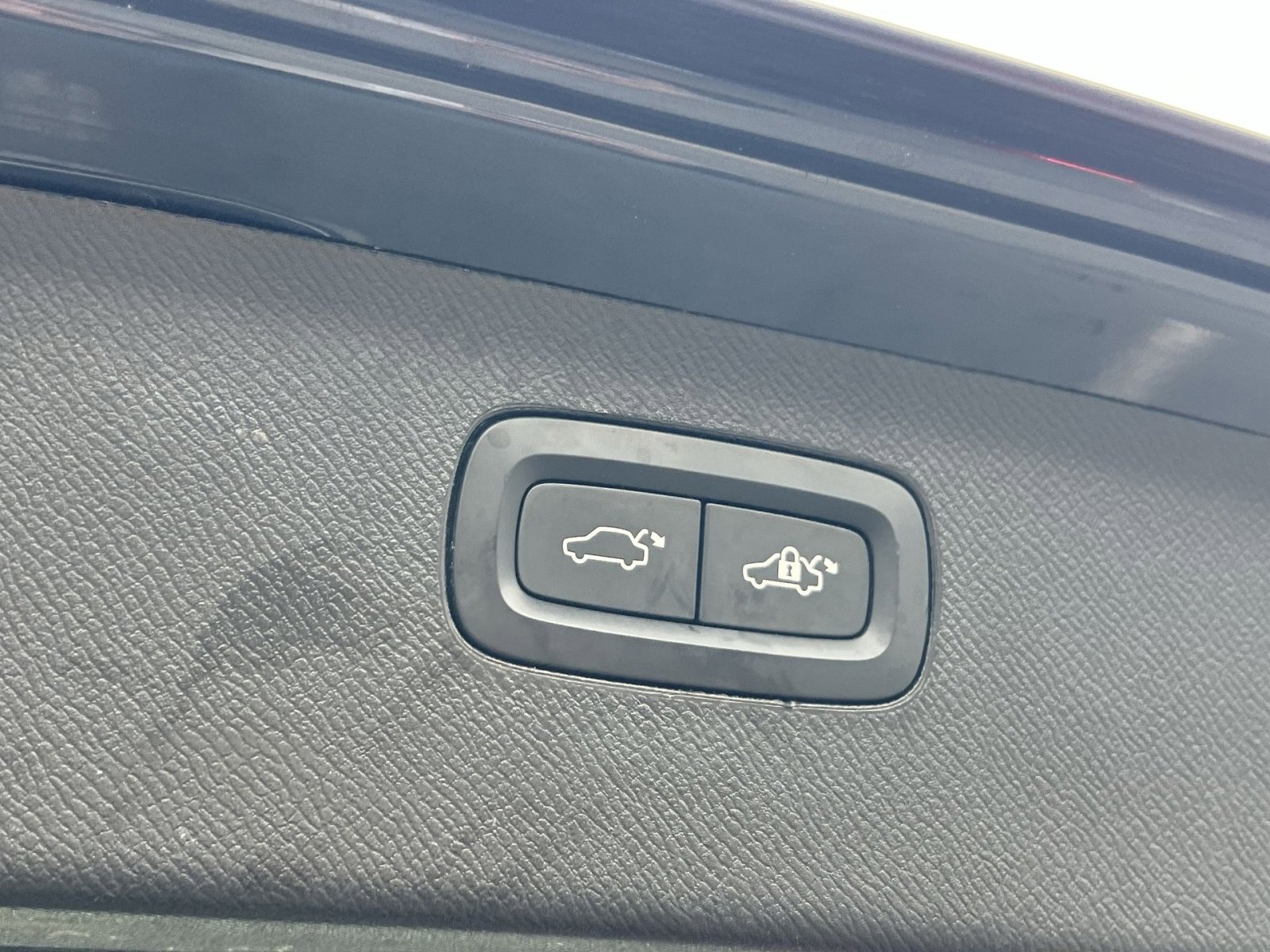 Used 2022 Volvo XC90 T6 Momentum w/ Advanced Package image 23