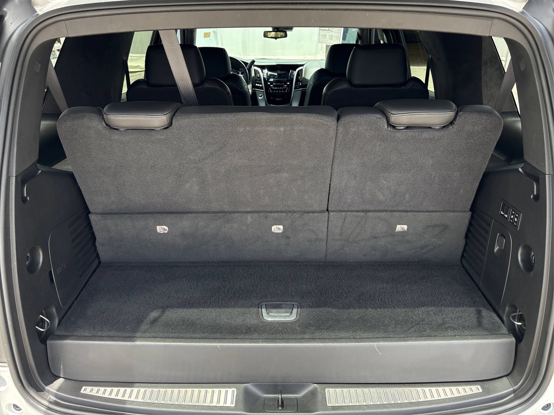 Used 2020 Cadillac Escalade Platinum RWD image 13
