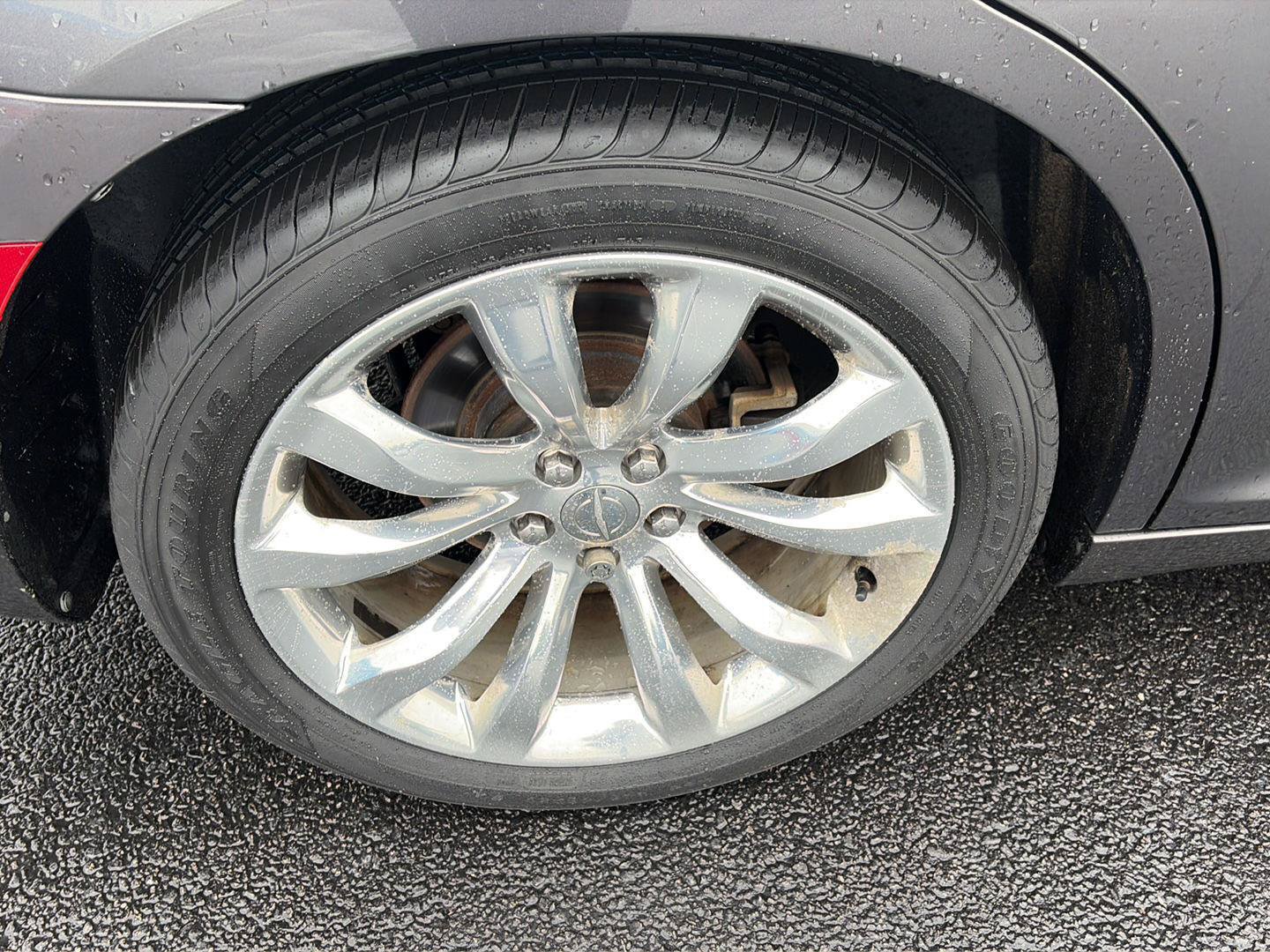 Used 2017 Chrysler 300 C RWD image 36