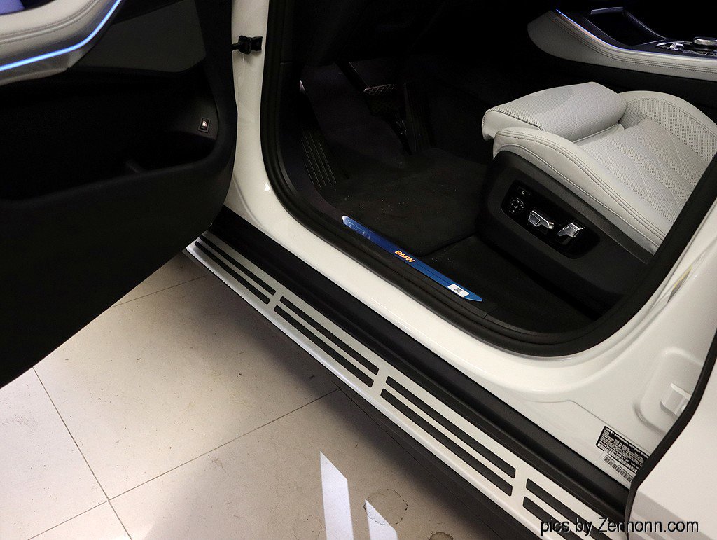 Used 2026 BMW X5 xDrive50e w/ Climate Comfort Package image 29