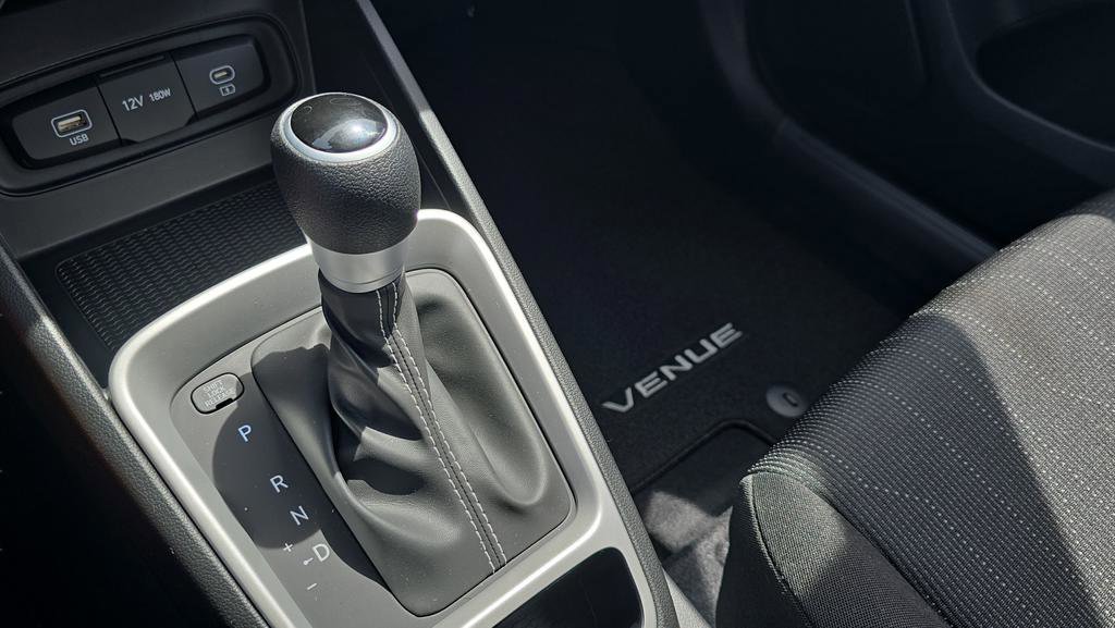 New 2026 Hyundai Venue SE FWD image 22