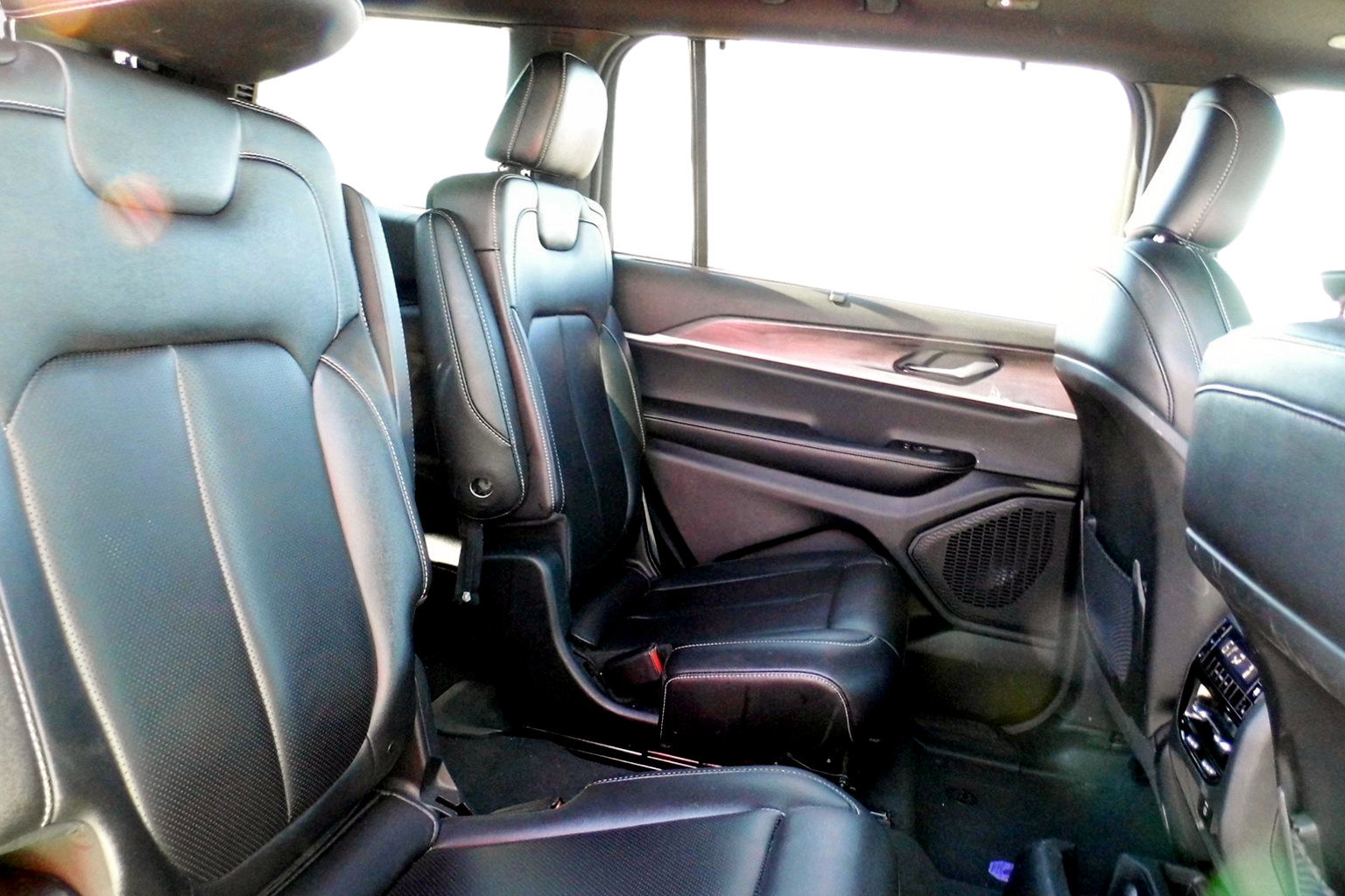 Used 2024 Jeep Grand Cherokee L Limited w/ Luxury Tech Group II image 26