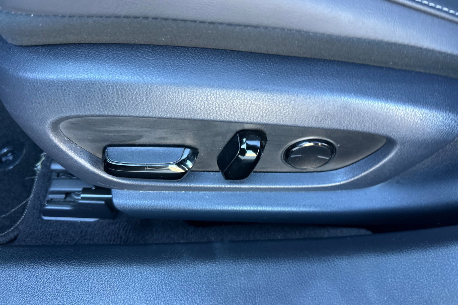 Used 2024 Lexus ES 300h F Sport image 15