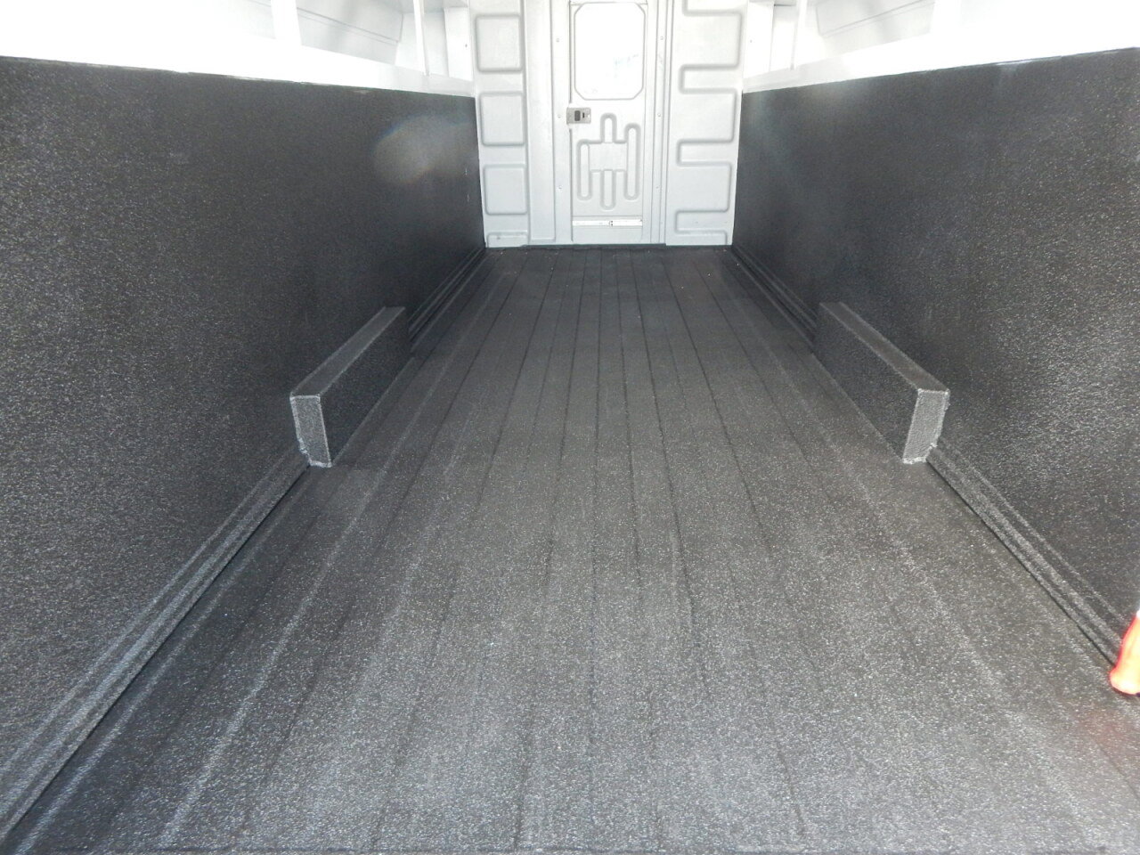 Used 2022 Ford E-450 and Econoline 450 Super Duty w/ Power Windows & Locks Group RWD image 15