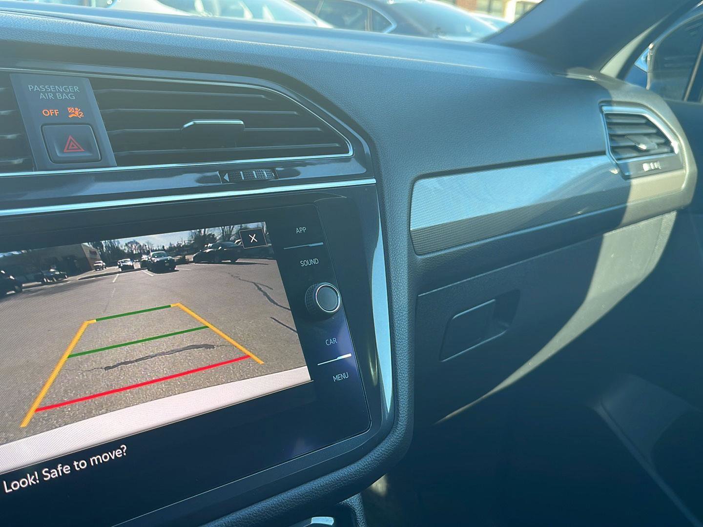 Certified 2022 Volkswagen Tiguan SE R-Line image 27