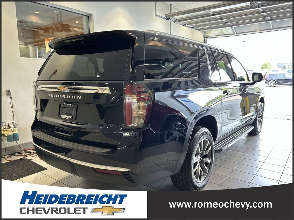 Certified 2024 Chevrolet Suburban LS w/ Driver Alert Package AWD/4WD image 4