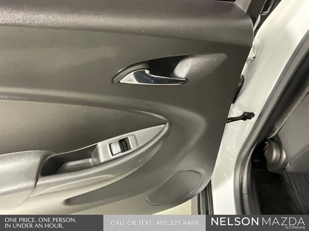 Used 2018 Chevrolet Volt LT w/ Comfort Package FWD image 19