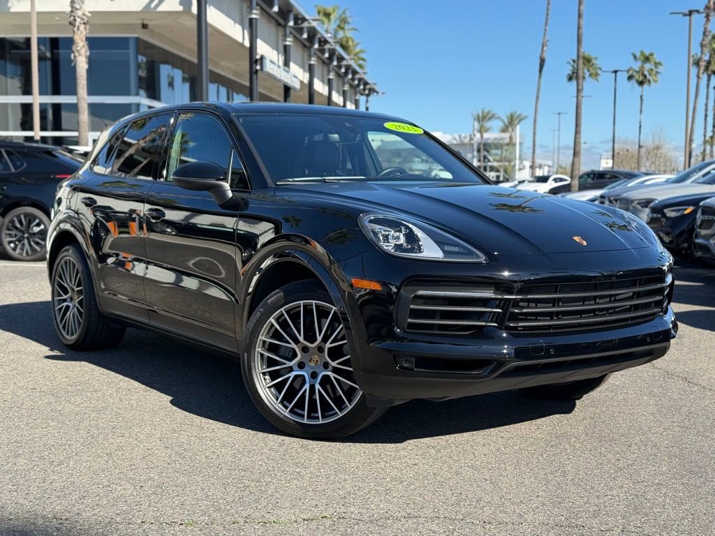 Used 2023 Porsche Cayenne S image 1