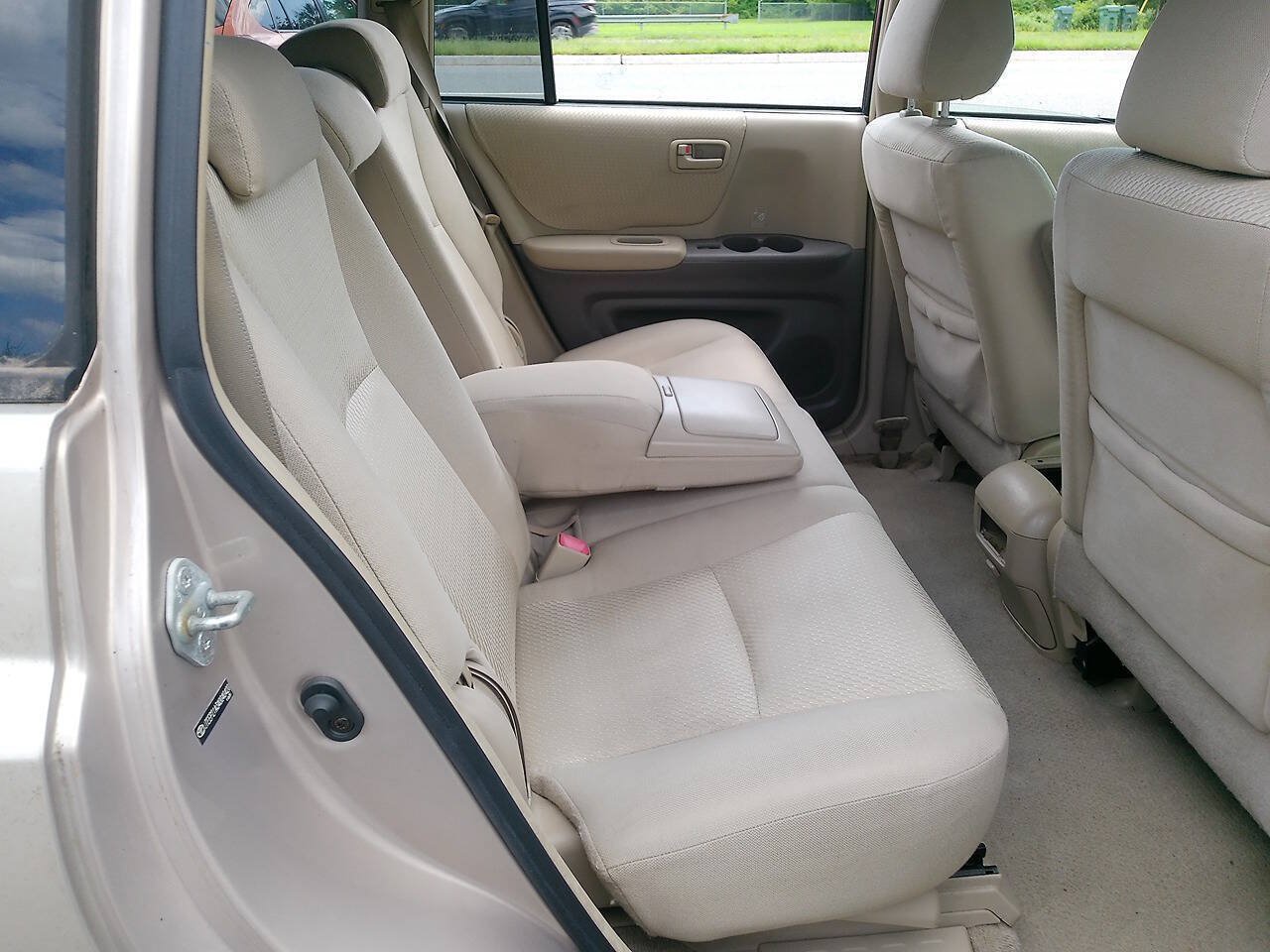 Used 2004 Toyota Highlander 4WD V6 image 14