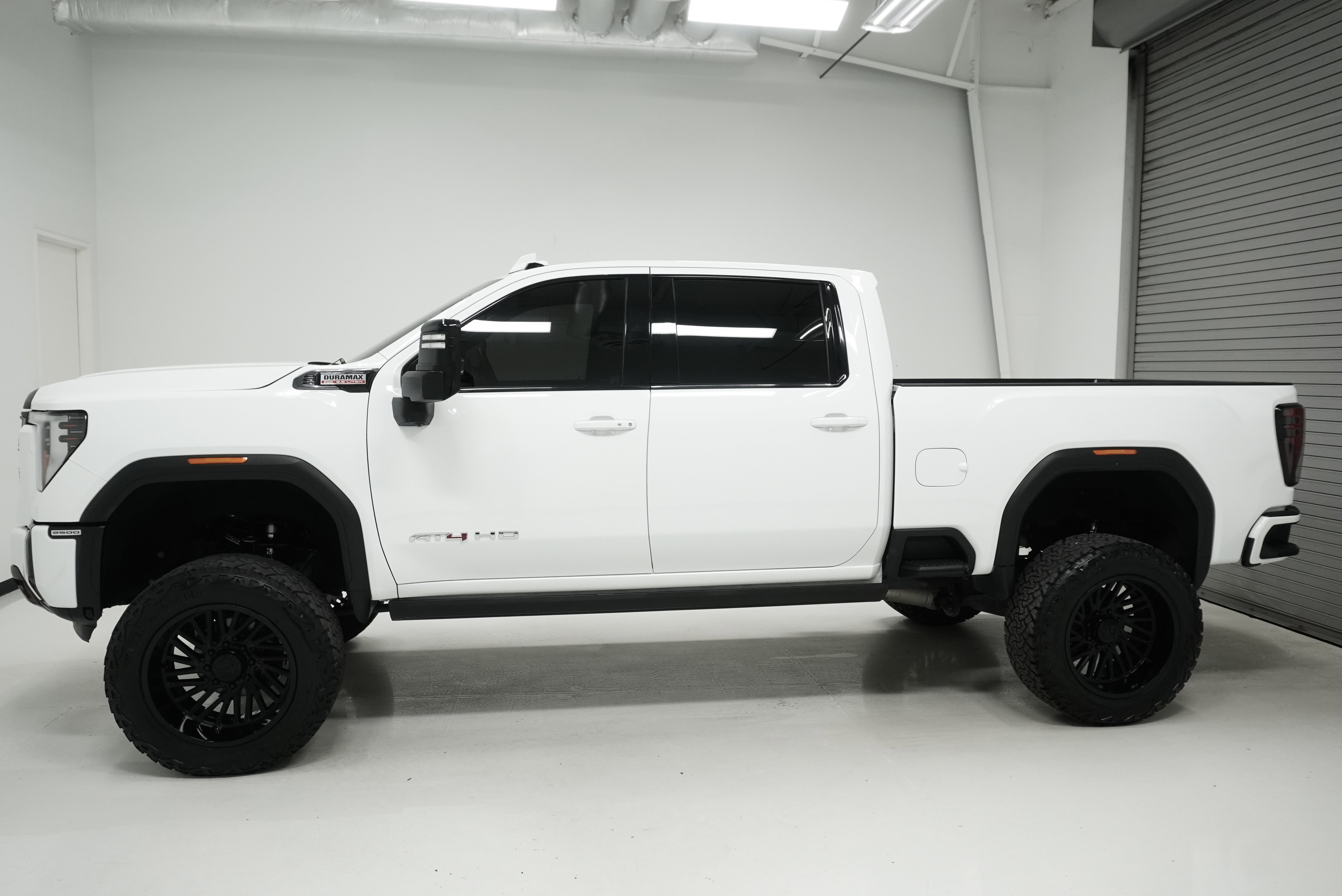 Used 2024 GMC Sierra 2500 AT4 w/ Technology Package image 5