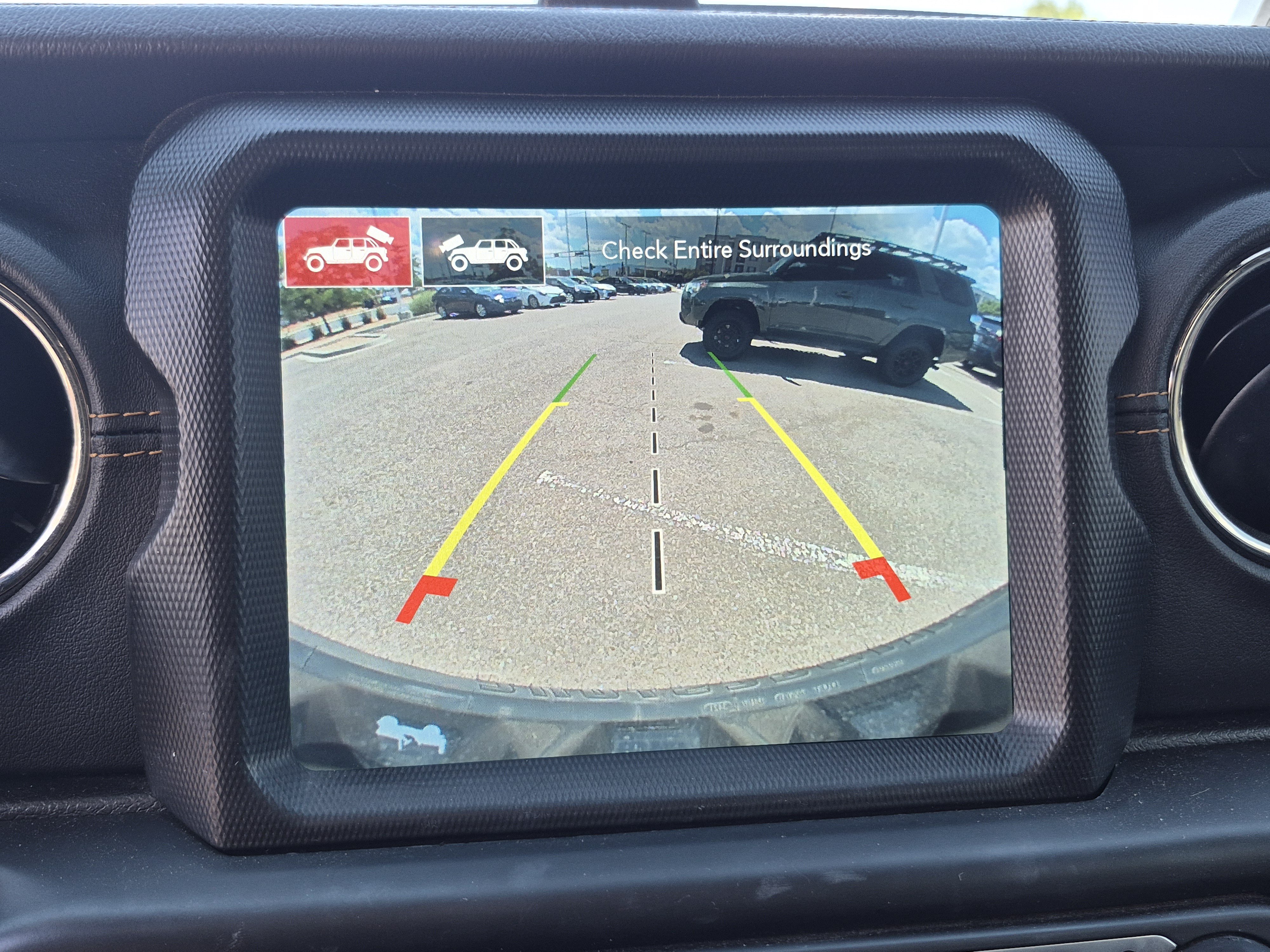 Used 2021 Jeep Wrangler Unlimited Sahara AWD/4WD image 29
