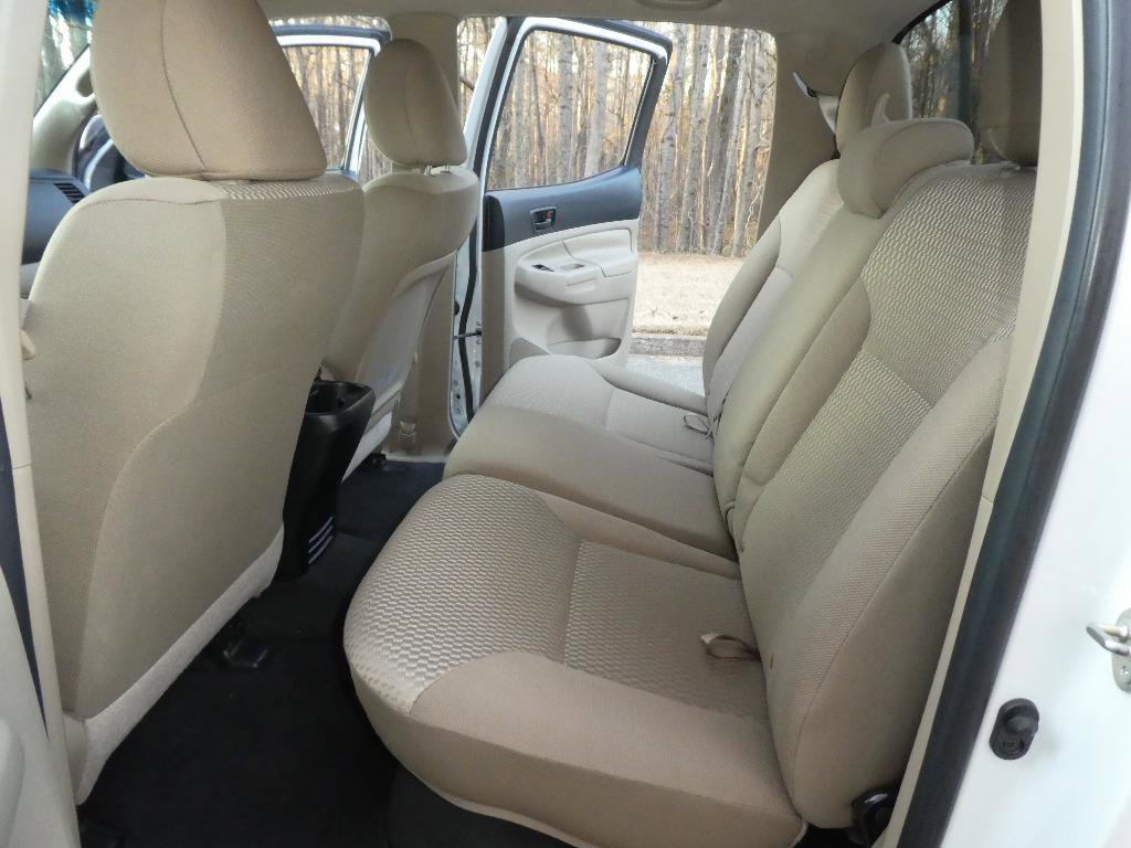 Used 2015 Toyota Tacoma PreRunner w/ SR5 Package image 5