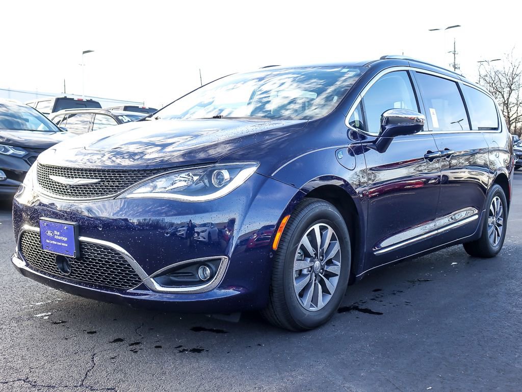 Used 2020 Chrysler Pacifica Limited FWD image 2