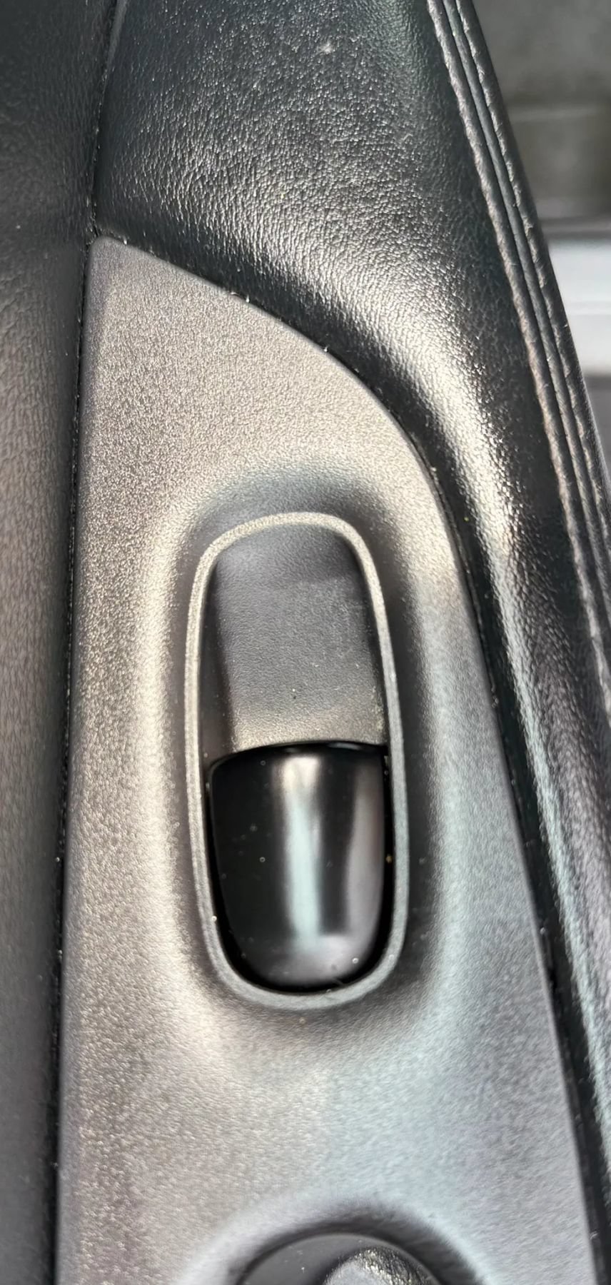Used 2018 Nissan Rogue S AWD/4WD image 25