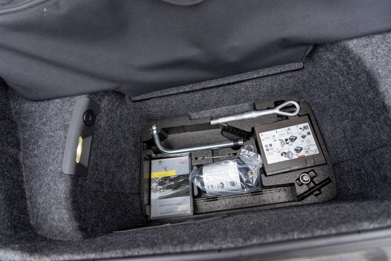 Used 2011 Audi R8 V10 image 20