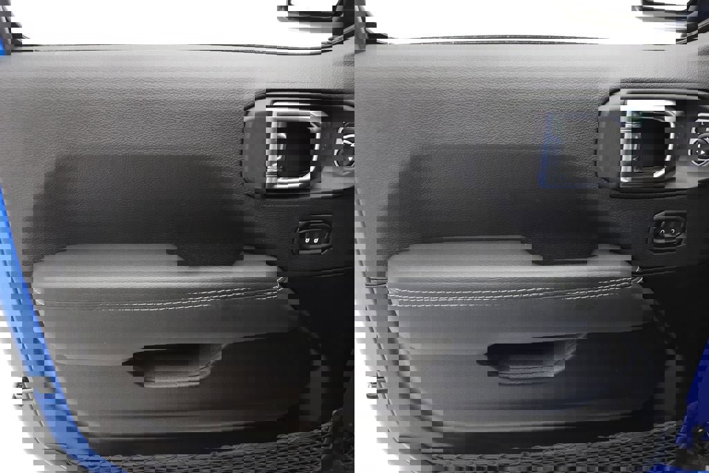 Used 2023 Jeep Wrangler Unlimited Sahara w/ Cold Weather Group AWD/4WD image 14