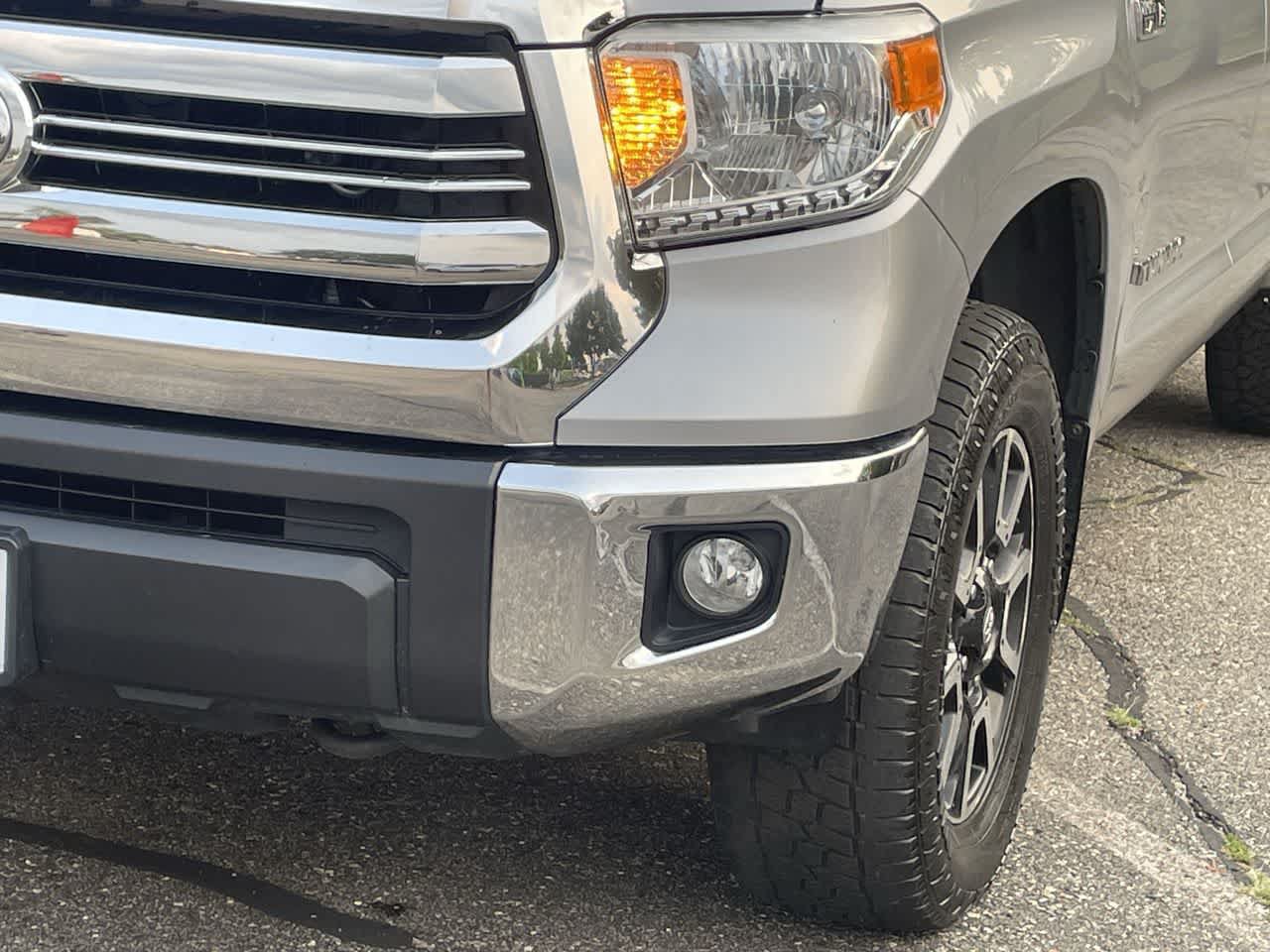 Used 2017 Toyota Tundra SR5 w/ TRD Off Road Package AWD/4WD image 33