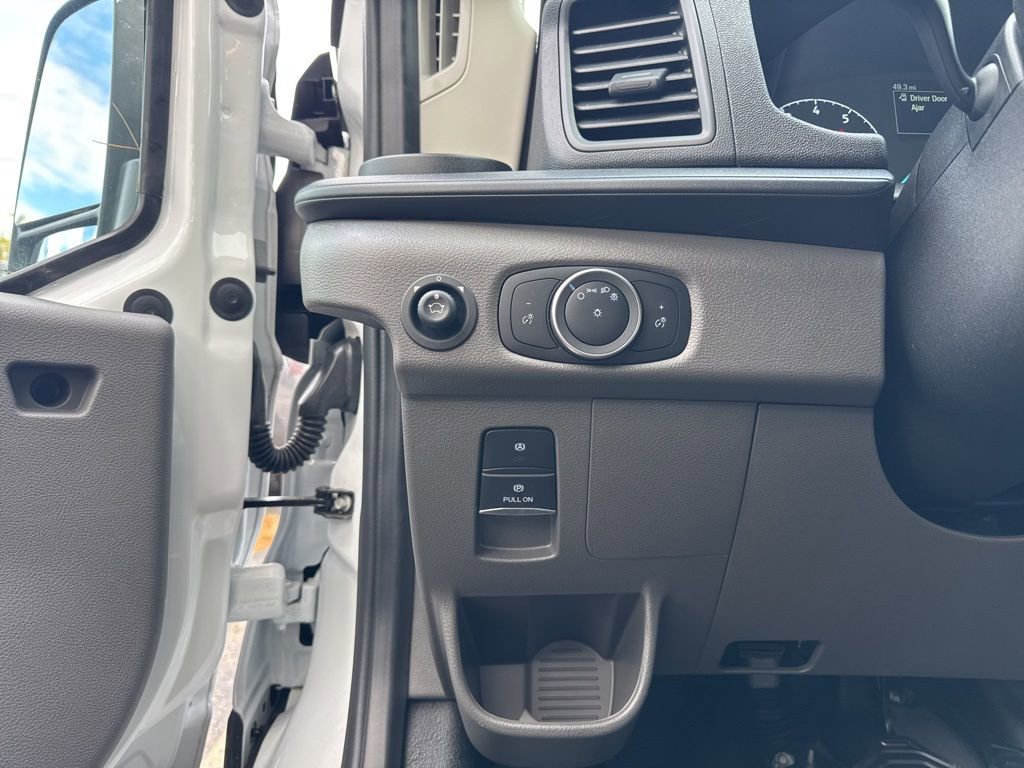 New 2025 Ford Transit 250 Low Roof image 10