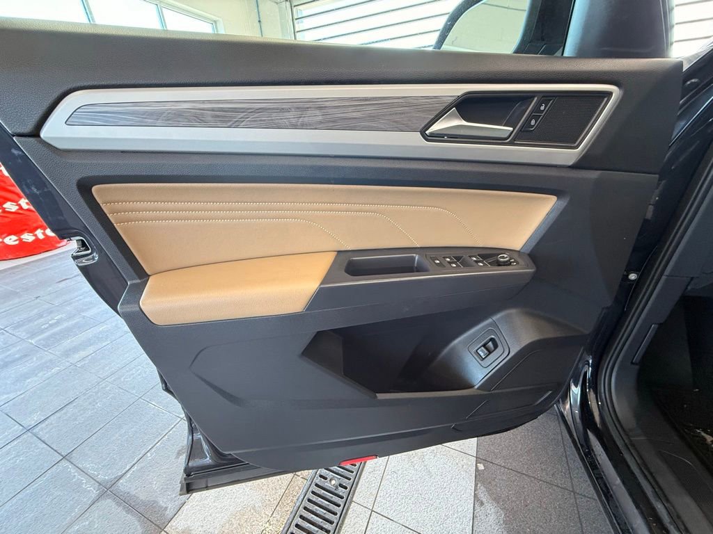 Used 2021 Volkswagen Atlas Cross Sport SE image 33