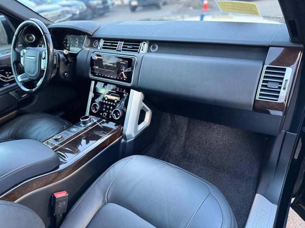 Used 2022 Land Rover Range Rover Westminster Edition image 21