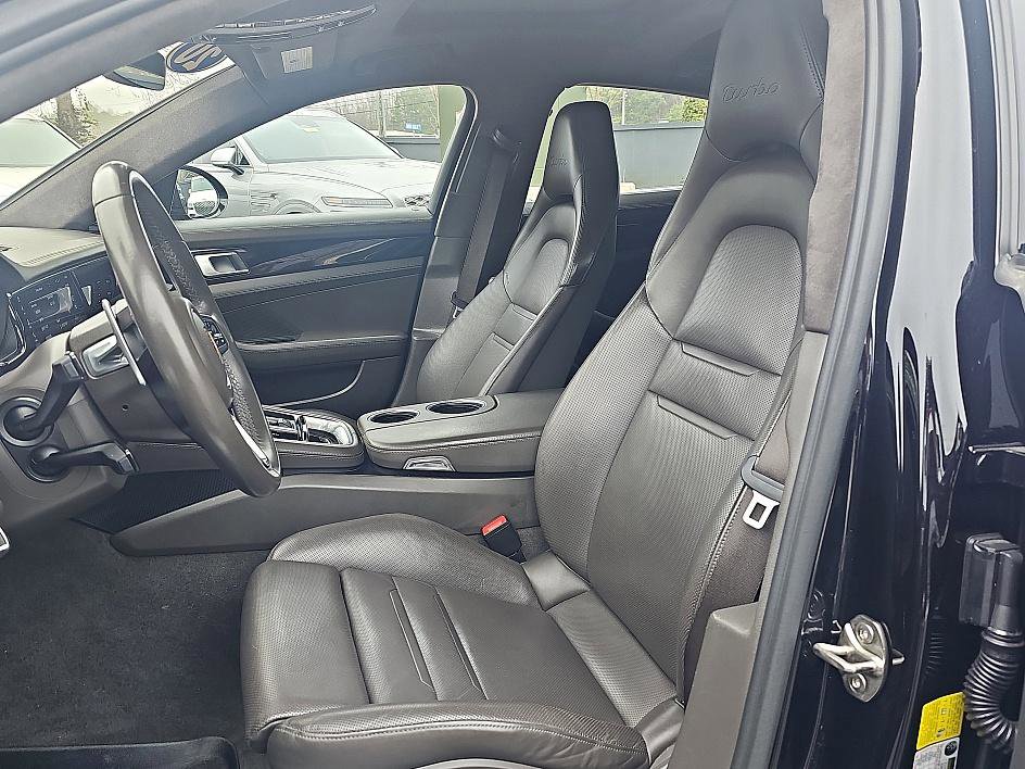 Used 2020 Porsche Panamera Turbo w/ Sport Package image 18