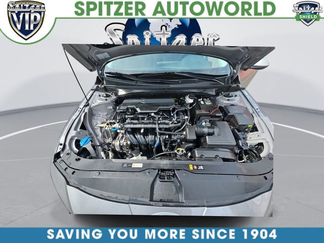 Used 2025 Hyundai Elantra SE FWD image 1