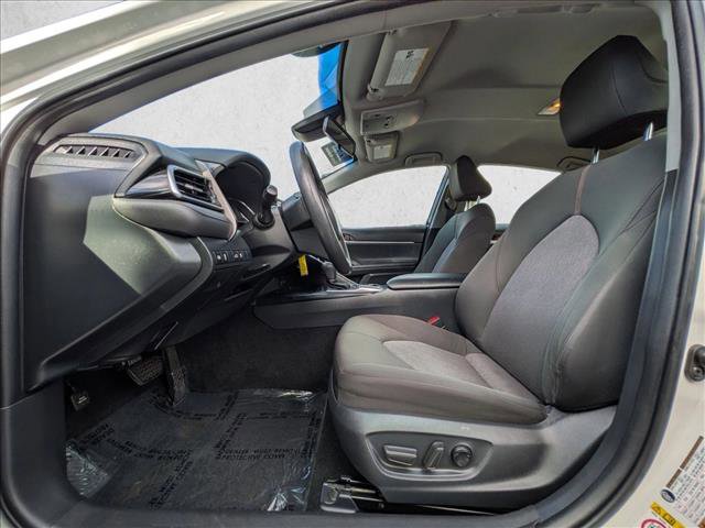 Used 2018 Toyota Camry LE image 15