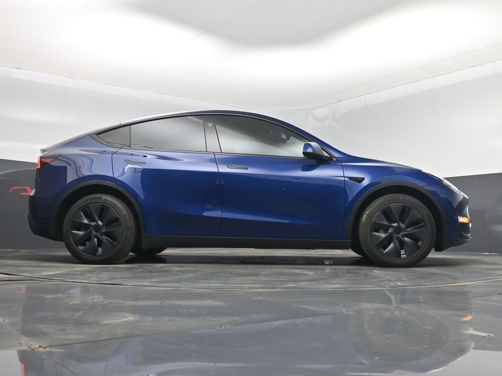 Used 2025 Tesla Model Y Long Range image 16