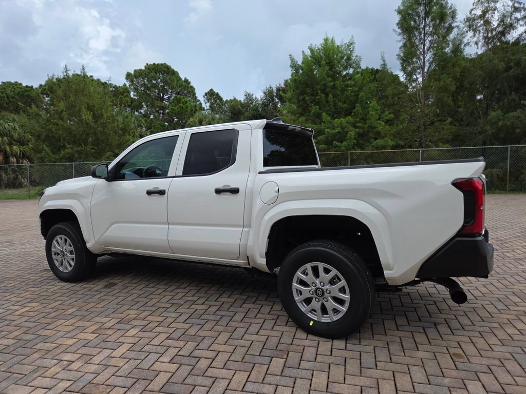 Certified 2024 Toyota Tacoma SR AWD/4WD image 9