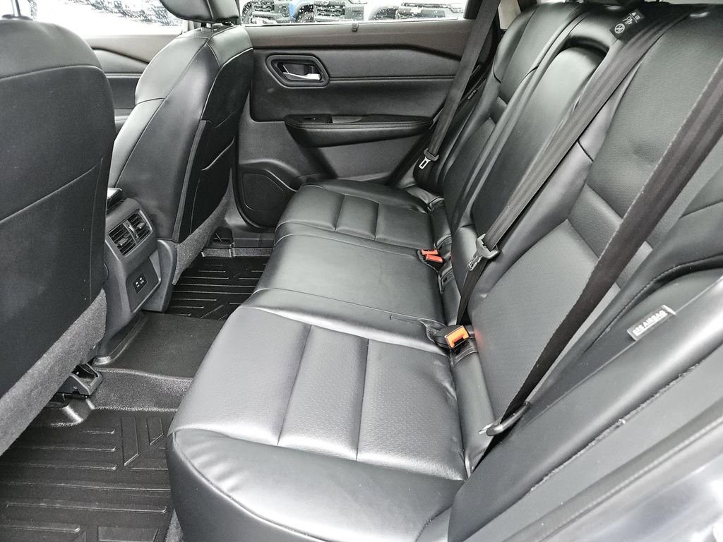 Used 2023 Nissan Rogue SV w/ SV Premium Package image 28