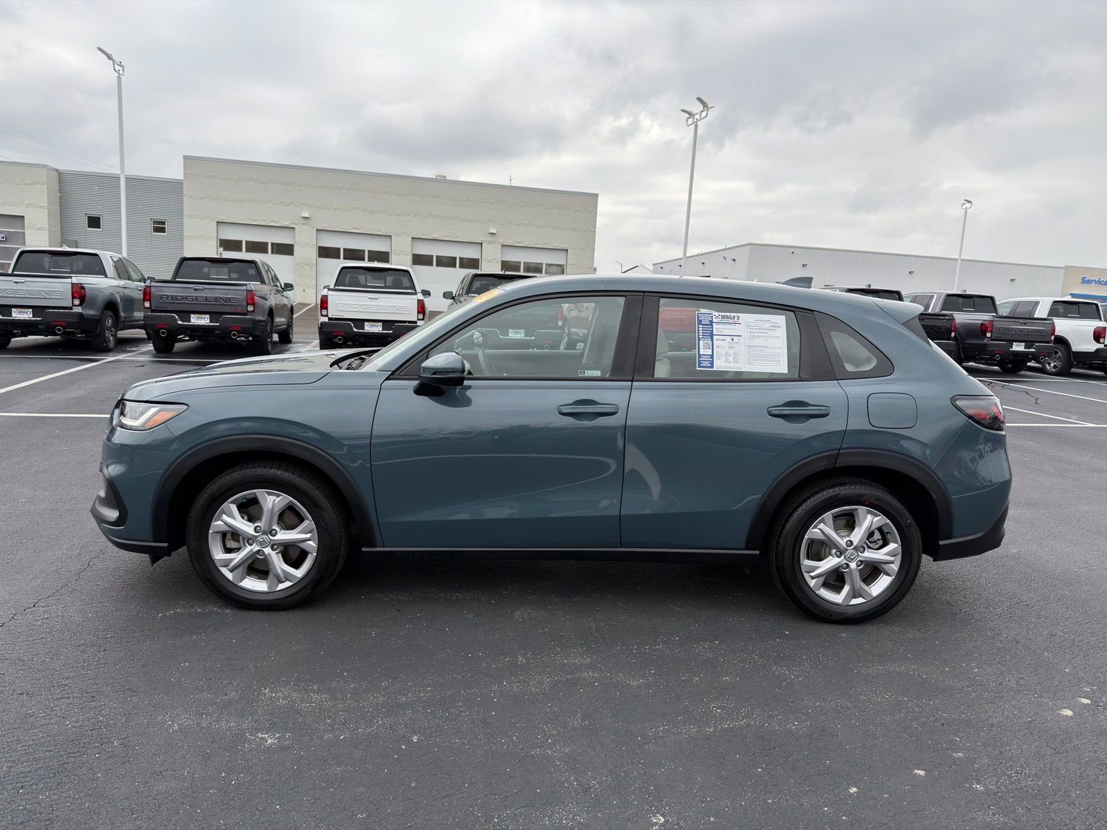 Used 2023 Honda HR-V LX image 3
