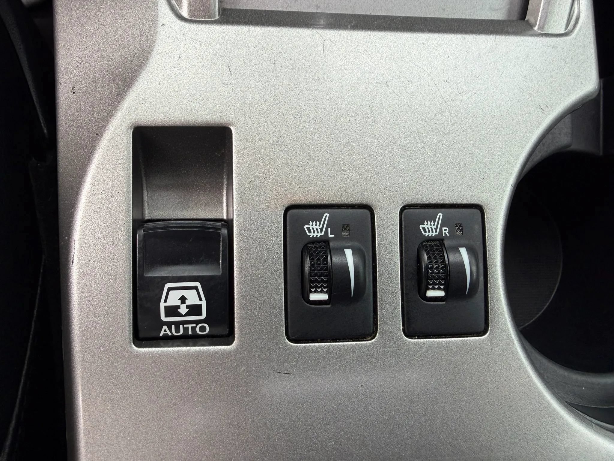 Used 2010 Toyota 4Runner SR5 AWD/4WD image 29