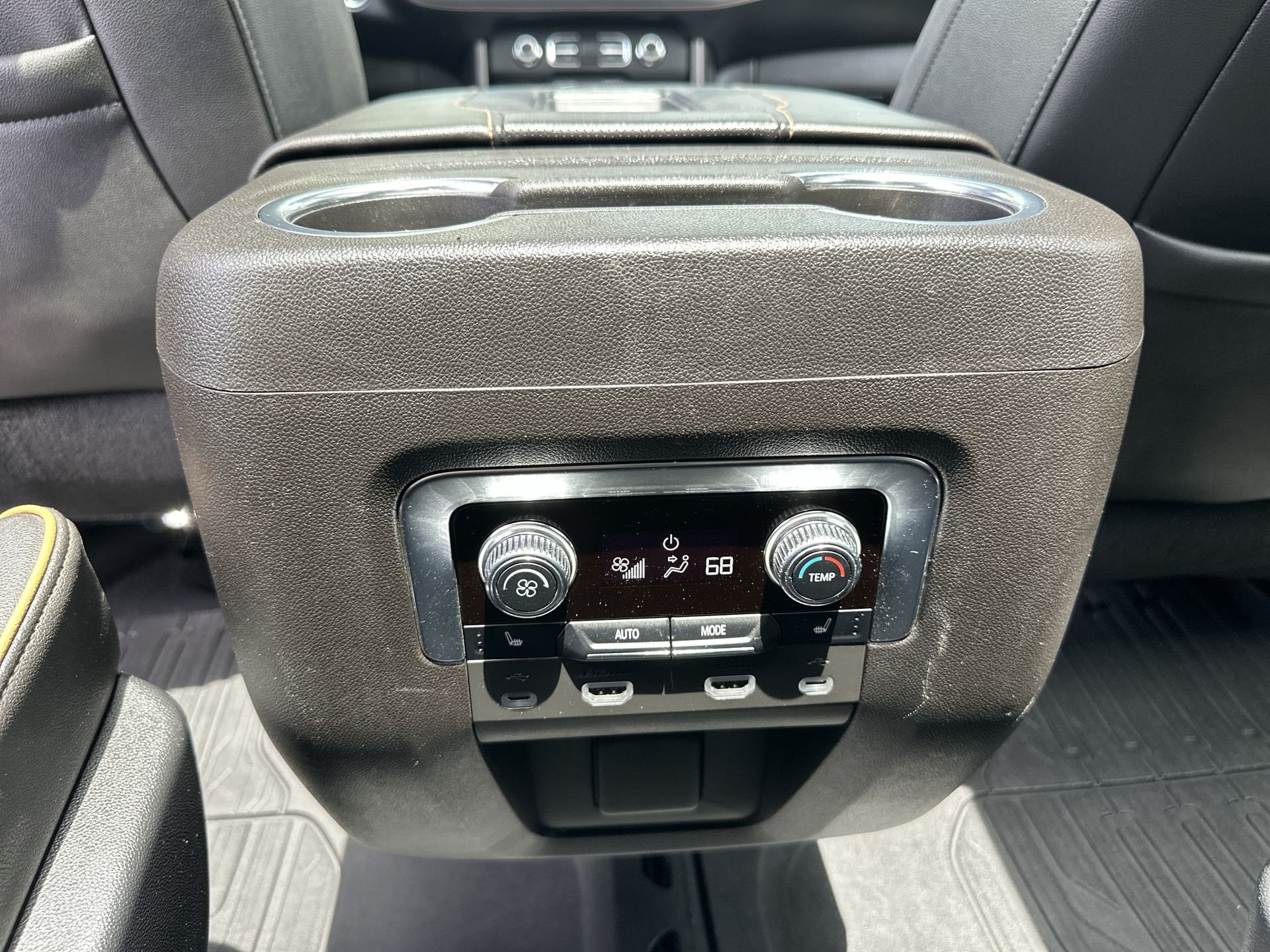 Certified 2021 GMC Yukon XL AT4 w/ AT4 Premium Package AWD/4WD image 22