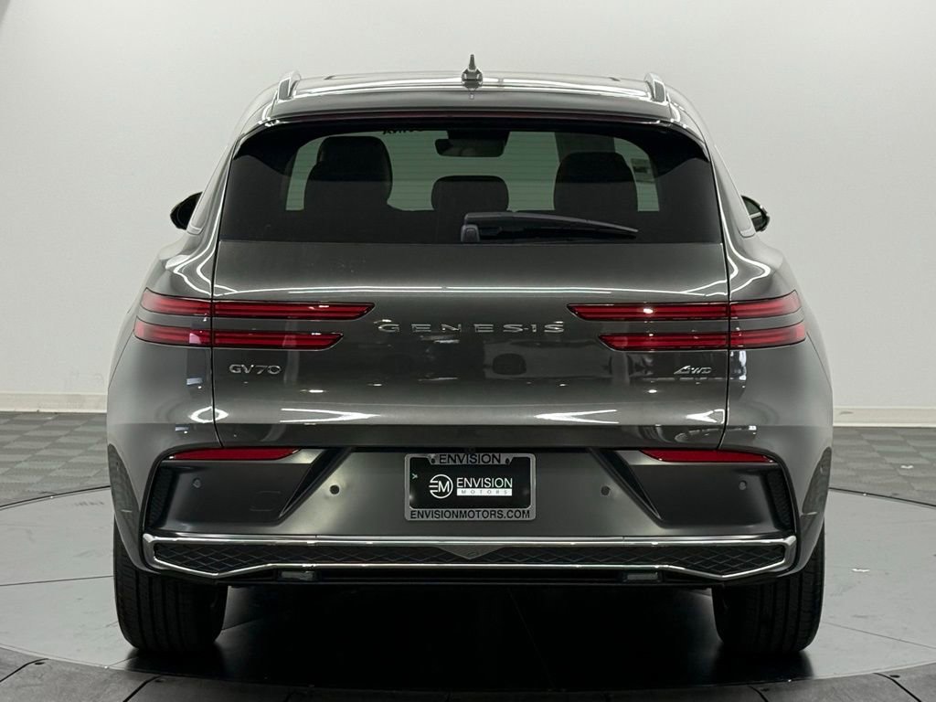 Used 2026 Genesis GV70 2.5T Advanced image 8