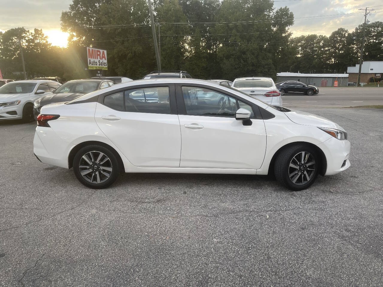 Used 2021 Nissan Versa SV FWD image 7