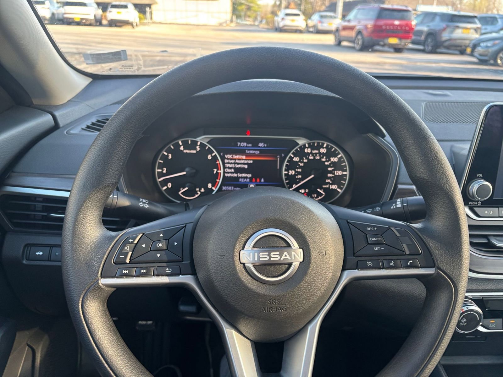 Used 2025 Nissan Altima 2.5 SV FWD image 33