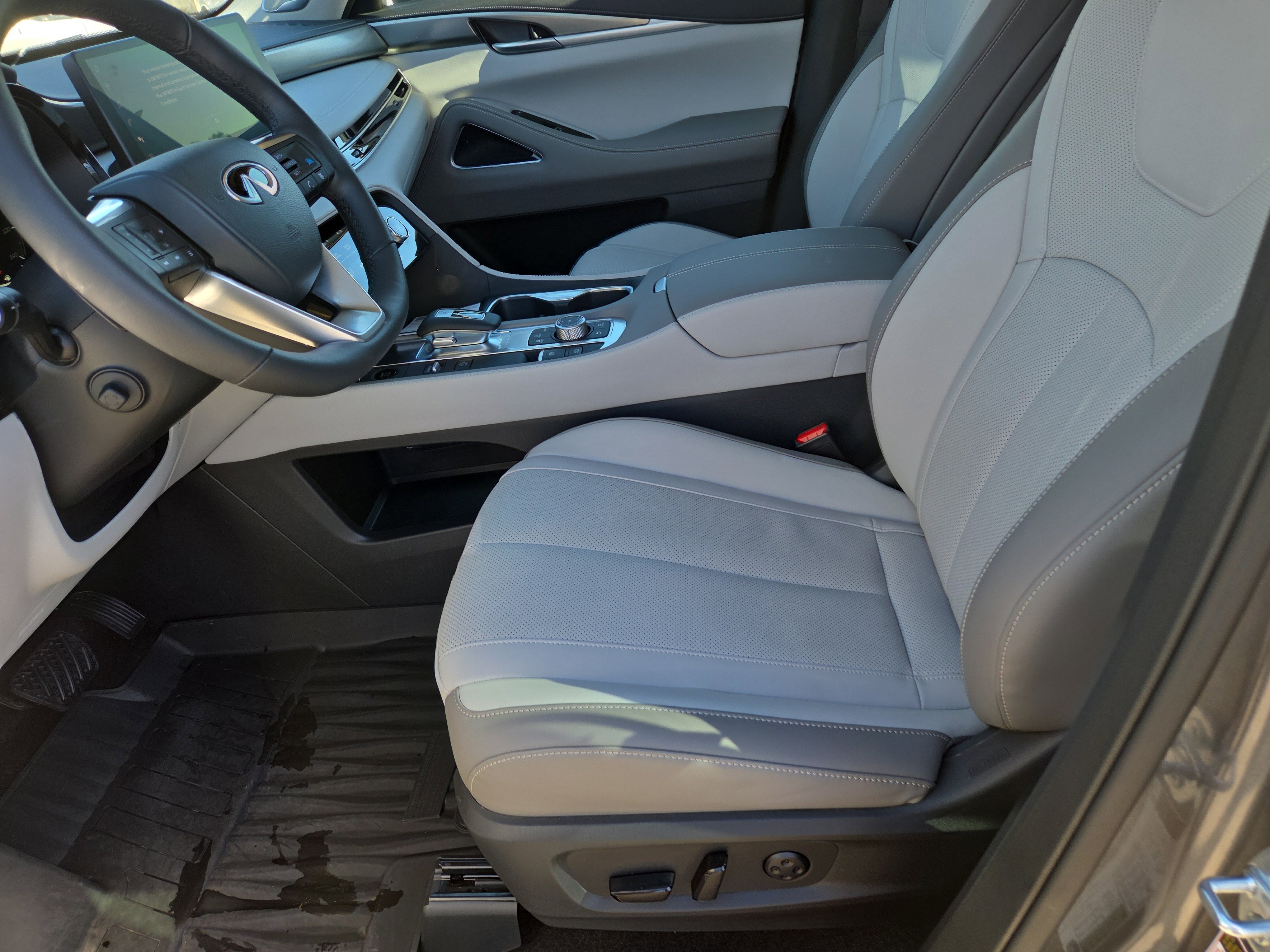 Used 2026 INFINITI QX60 Luxe w/ Cargo Package image 5