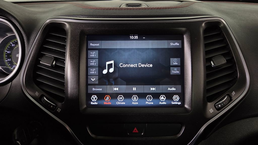 Used 2020 Jeep Cherokee Trailhawk AWD/4WD image 26