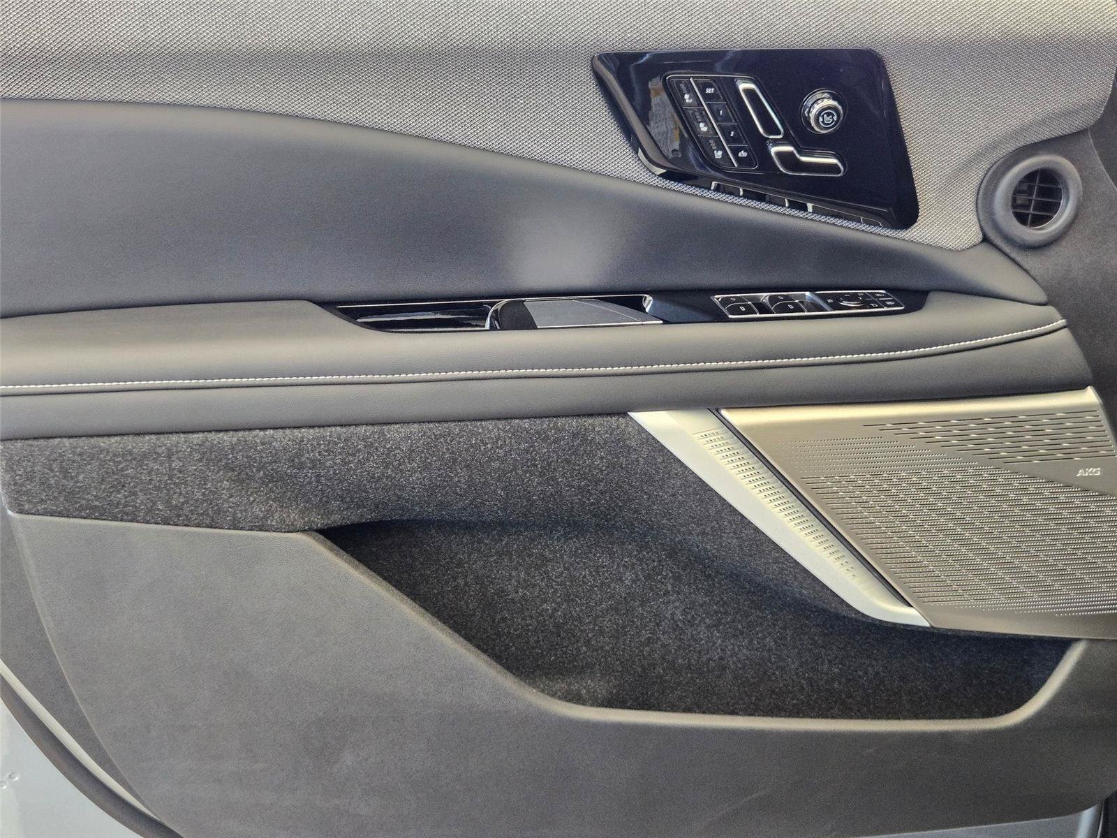 New 2026 Cadillac Optiq Sport 2 RWD image 23