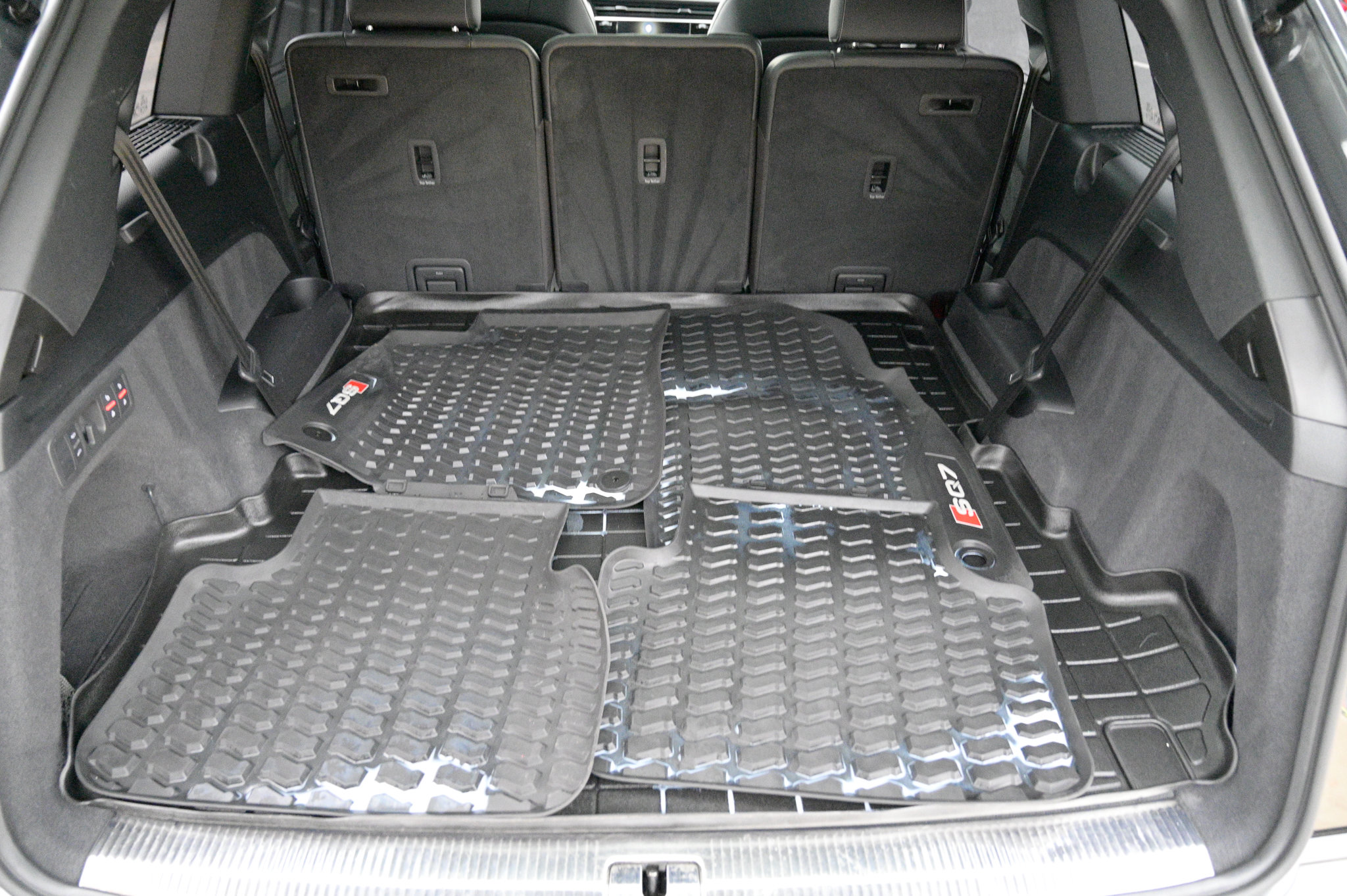 Used 2020 Audi SQ7 Prestige w/ Prestige Package image 46