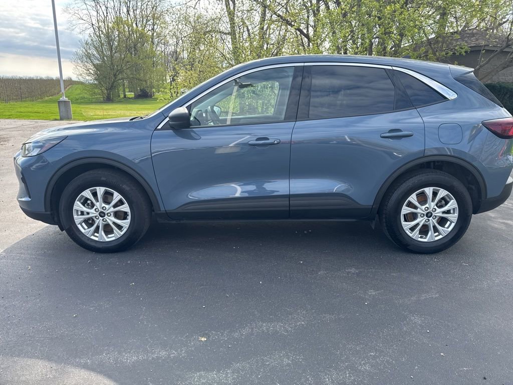 Used 2023 Ford Escape Active w/ Tech Pack #1 AWD/4WD image 4