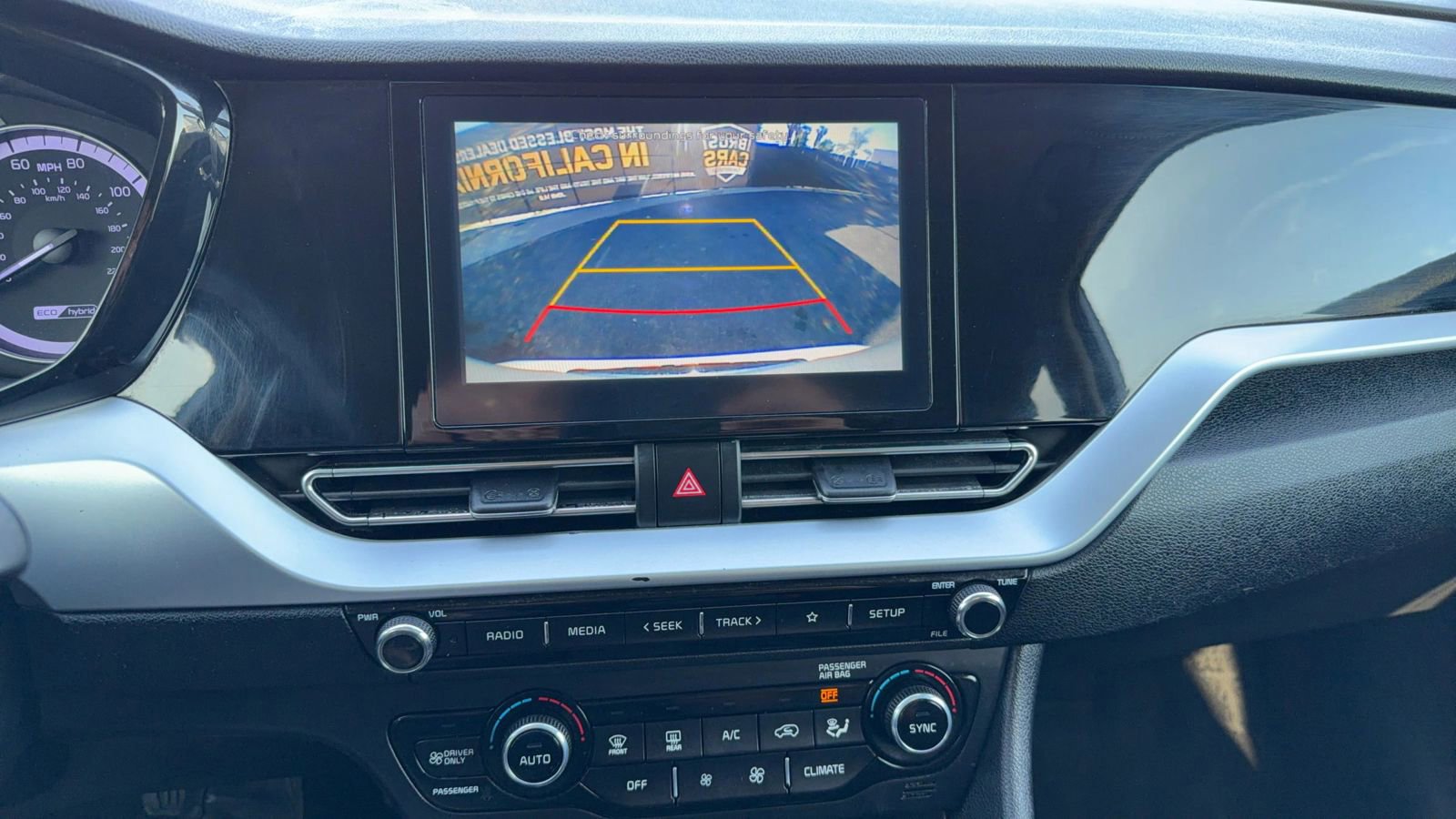 Used 2020 Kia Niro LX FWD image 18