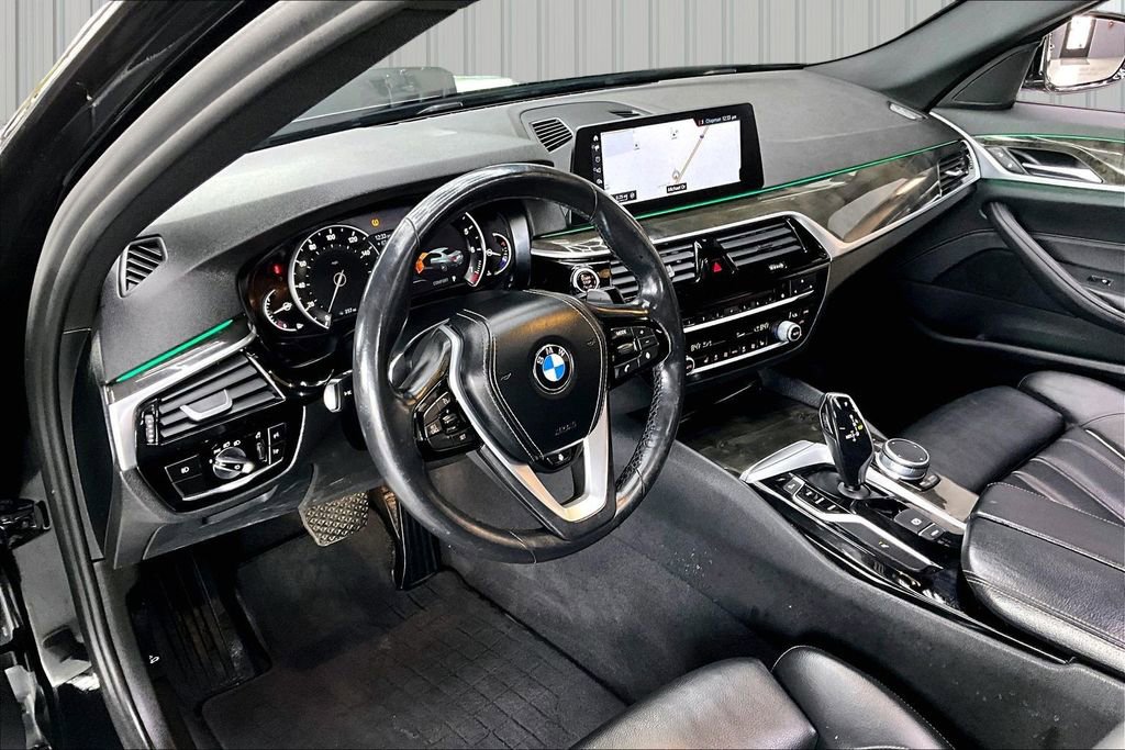 Used 2018 BMW 530i xDrive AWD/4WD image 16