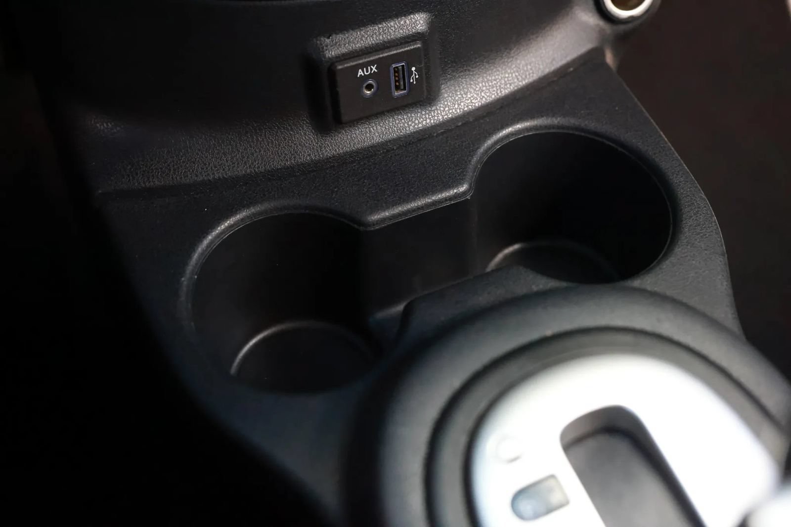 Used 2019 Nissan Versa SV FWD image 39