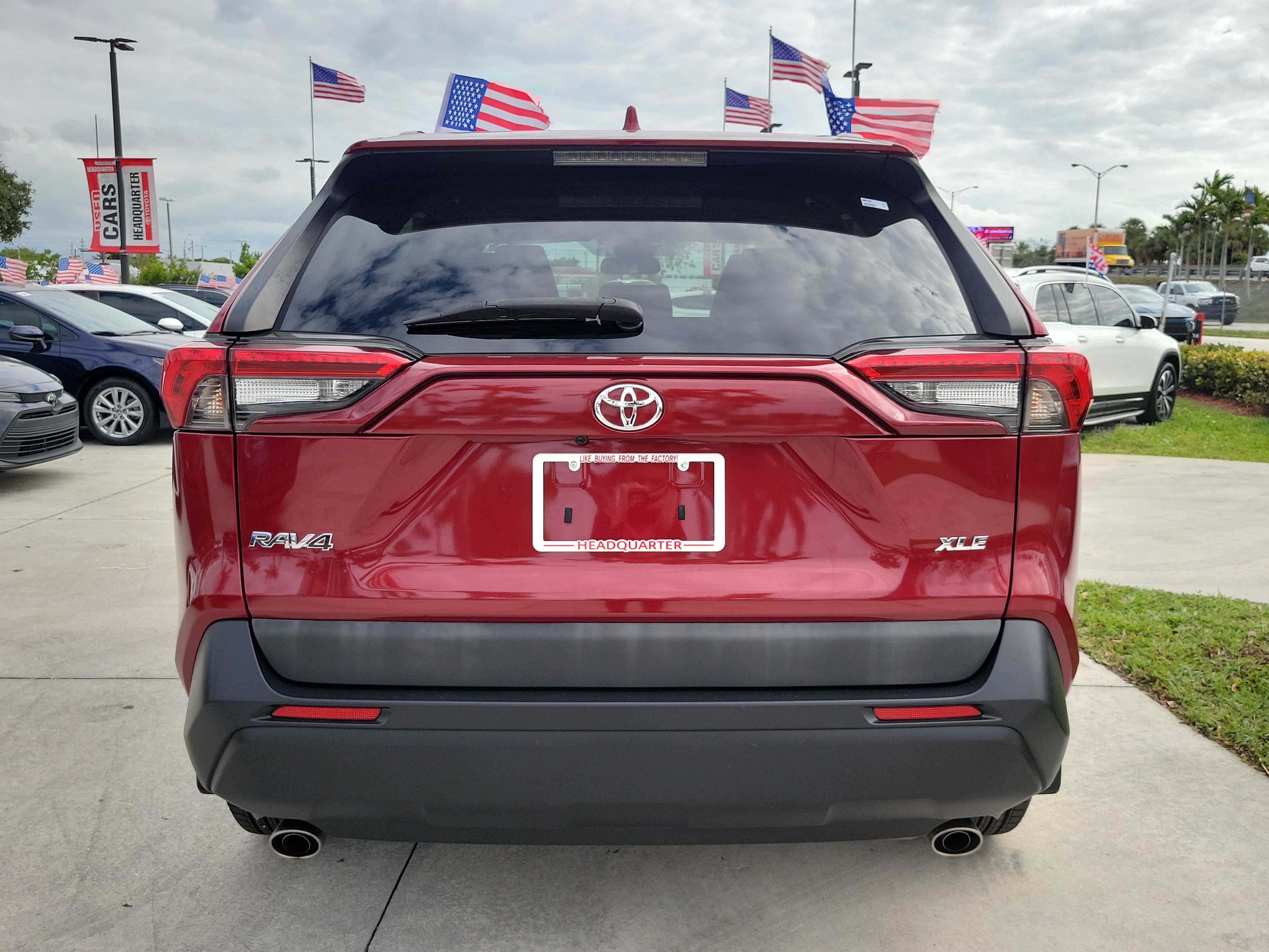 Used 2021 Toyota RAV4 XLE image 10