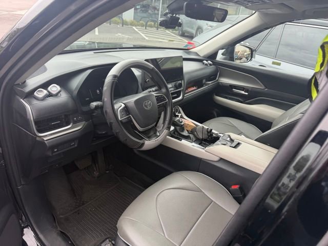 Used 2024 Toyota Grand Highlander XLE AWD/4WD image 5
