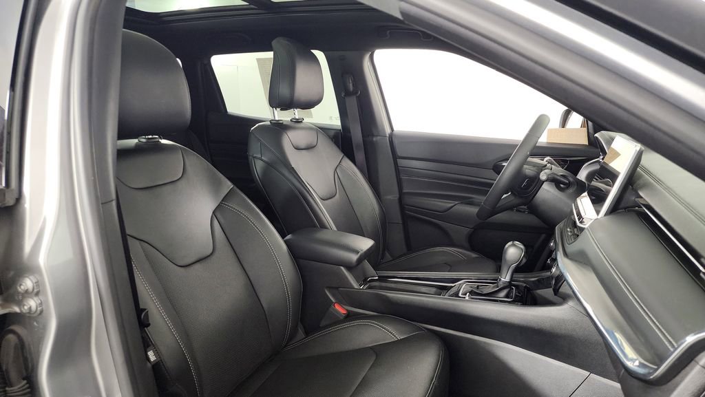 Used 2023 Jeep Compass High Altitude image 34